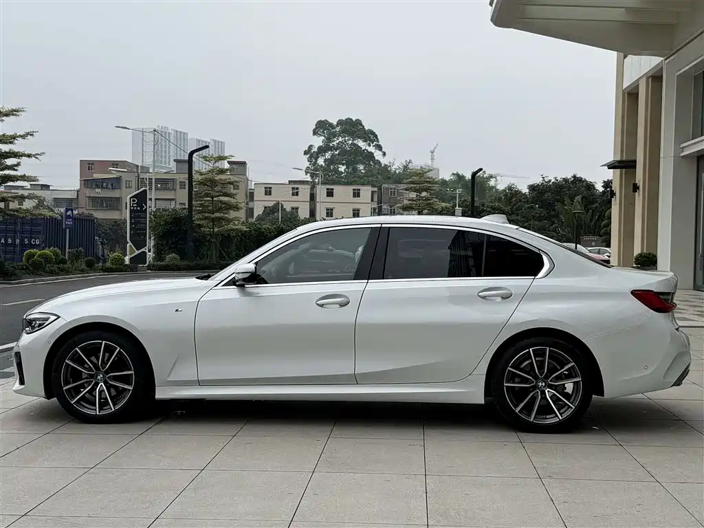 BMW 3 Series 2021 325Li M Sport Package фото 11