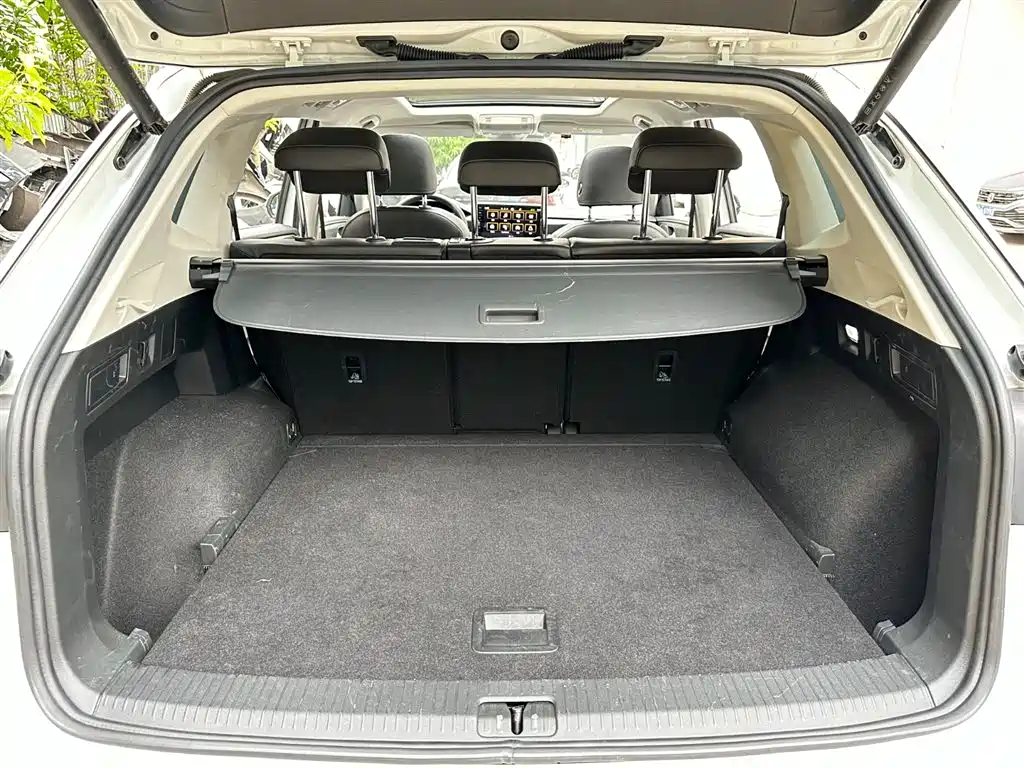Volkswagen Tayron 2023 300TSI 2WD Luxury Plus Advanced Edition фото 33