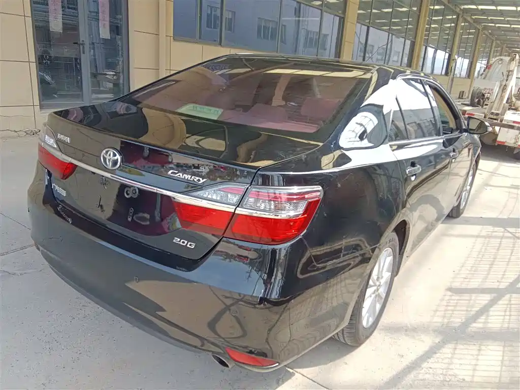 Toyota Camry 2015 2.0G Leading Edition фото 7