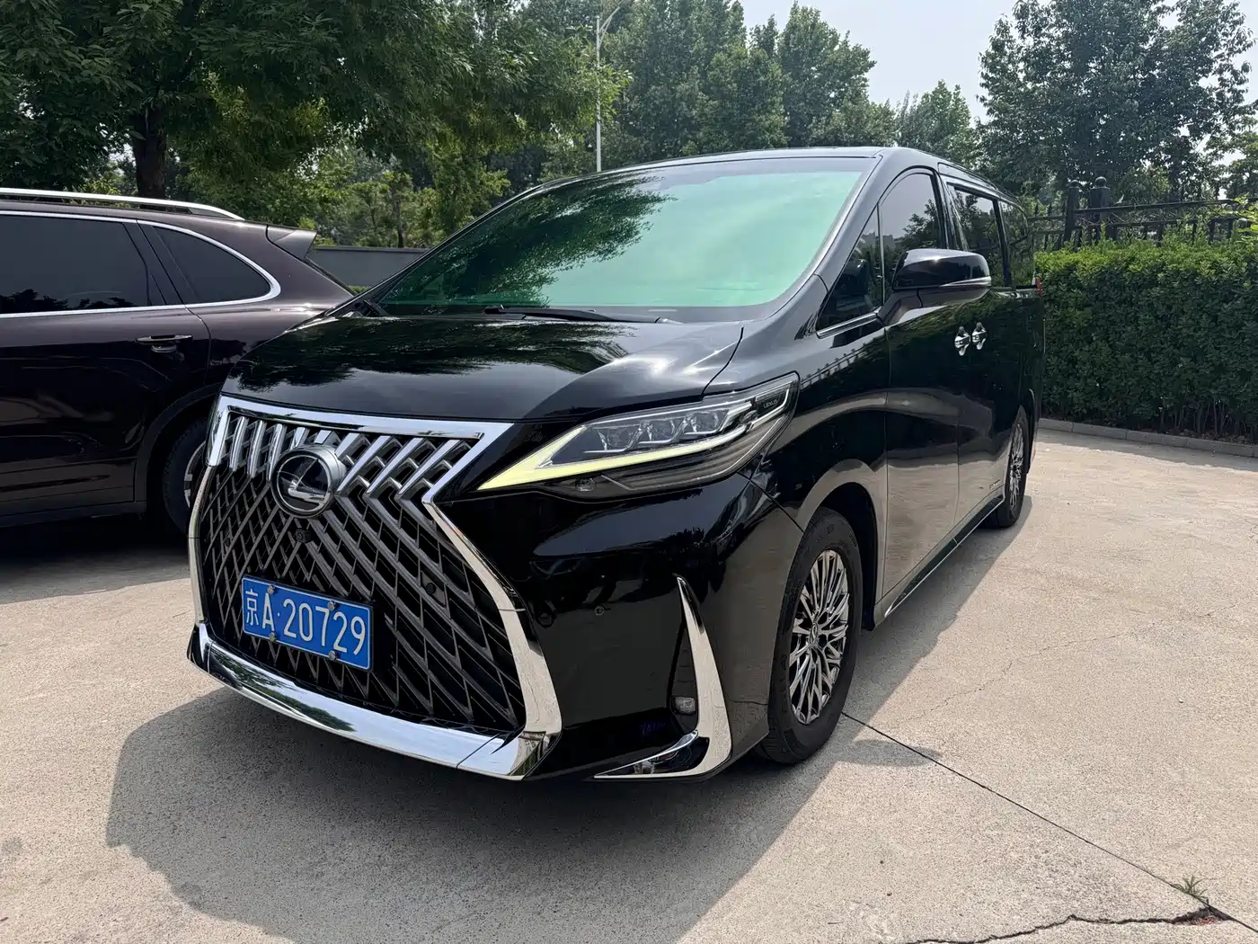Lexus LM 2020 2020 300h Seven-Seater Elegance Edition