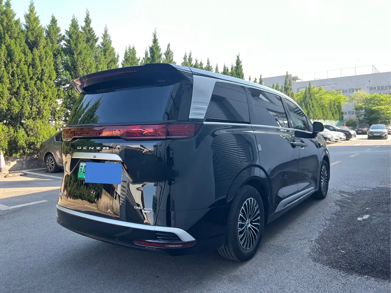 Denza D9 2025 DM-i Smart Driving Edition 1020 AWD Flagship фото 5