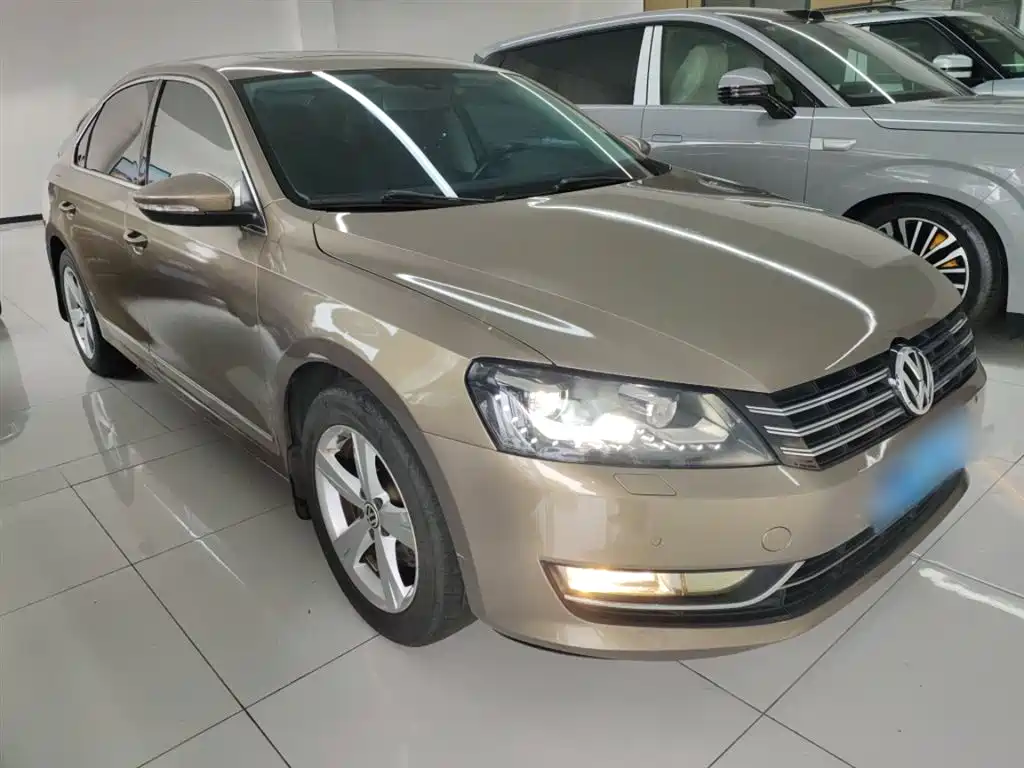 Volkswagen Passat 2014 1.8TSI DSG Executive Edition фото 4