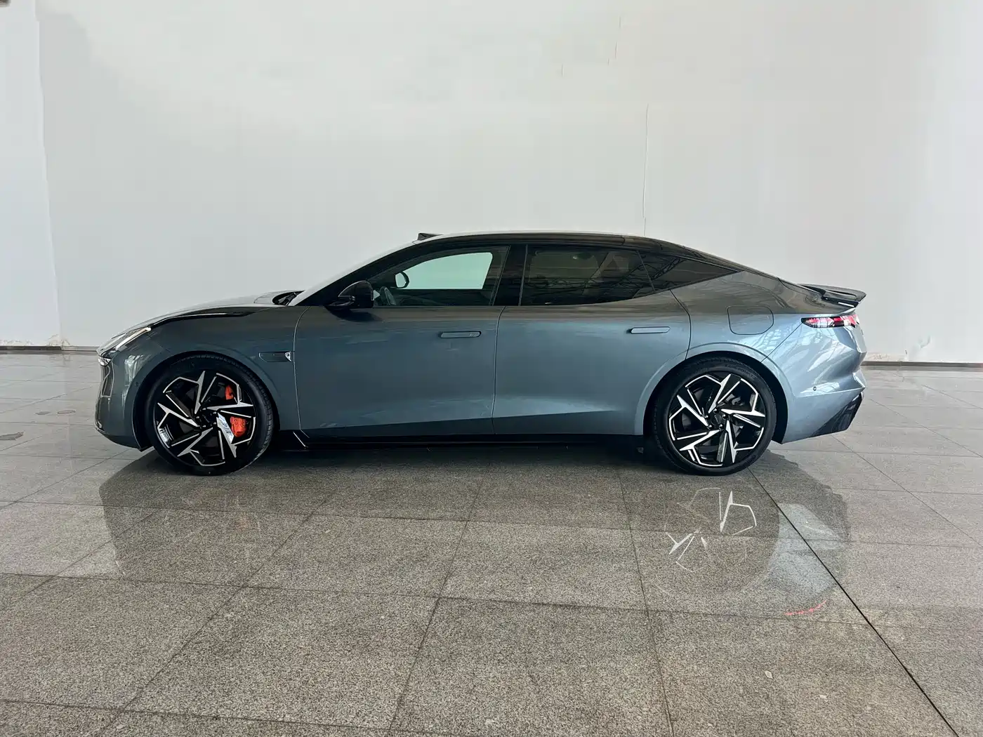 Lynk & Co Z10 2025 Model 95kWh 806km RWD Smart Drive Max фото 5