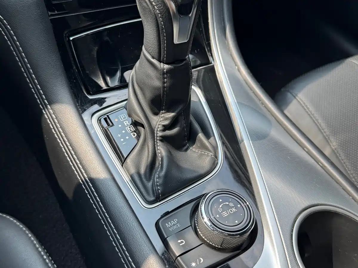 Infiniti Q60 2019 2.0T Luxury Edition фото 5