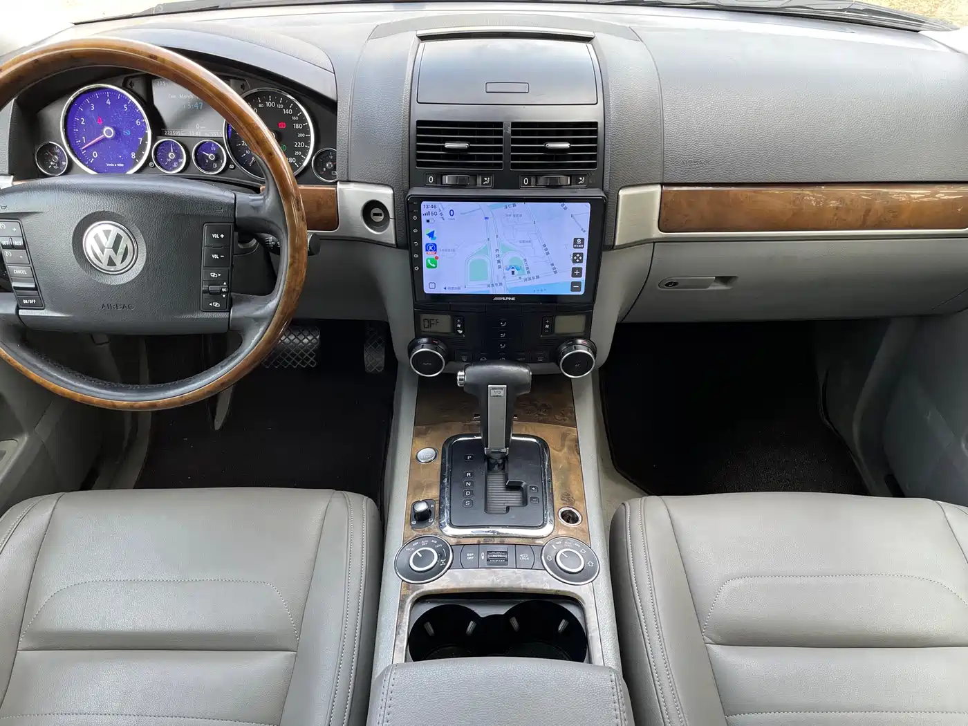 Volkswagen Touareg 2010 3.6 Limited Luxury Edition фото 10
