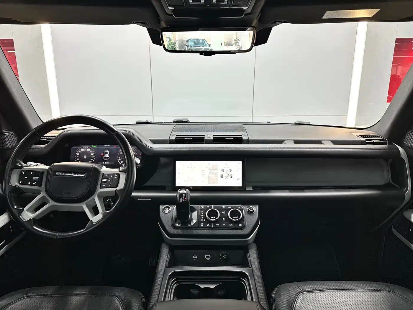 Land Rover Defender 2021 110 P400 X-DYNAMIC HSE фото 12