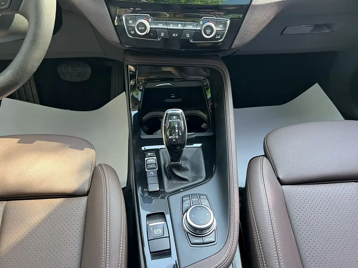 BMW X1 2022 sDrive20Li Premium фото 16