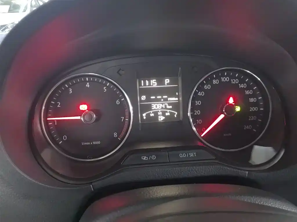 Volkswagen Polo 2014 1.6L Automatic Comfort Edition фото 8