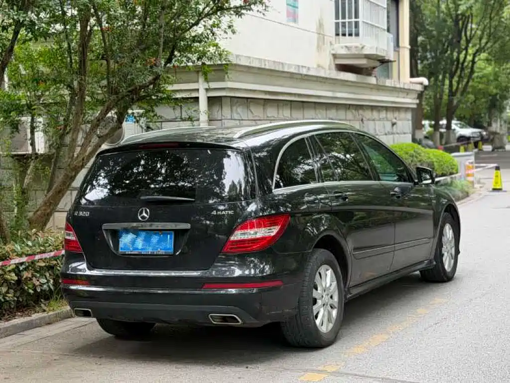 Mercedes-Benz R-Class 2017 R 320 4MATIC Business Collector's Edition фото 6