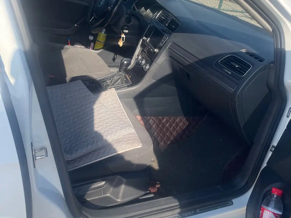 Volkswagen Golf 2016 1.6L Automatic Comfort фото 8