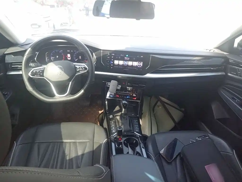 Volkswagen Passat 2023 380TSI Flagship Edition фото 16