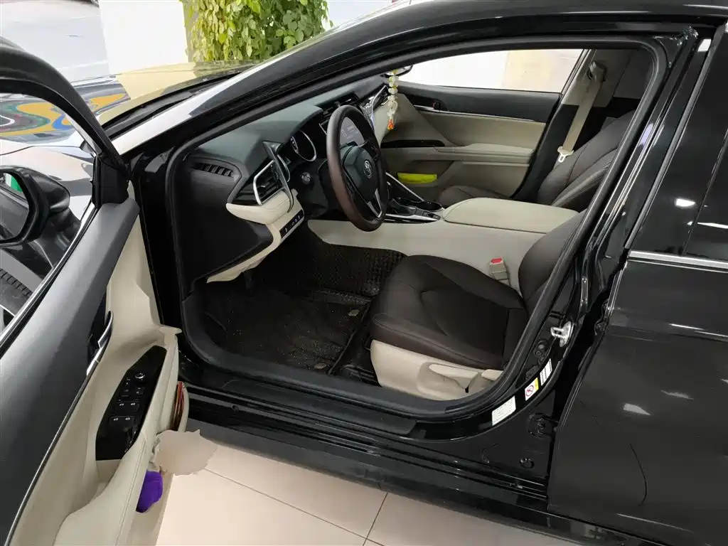Toyota Camry 2018 2.0E Elite Edition фото 13