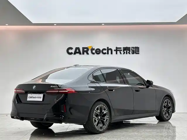 BMW 5 Series 2026 530Li Exclusive M Sport Package — фото 5