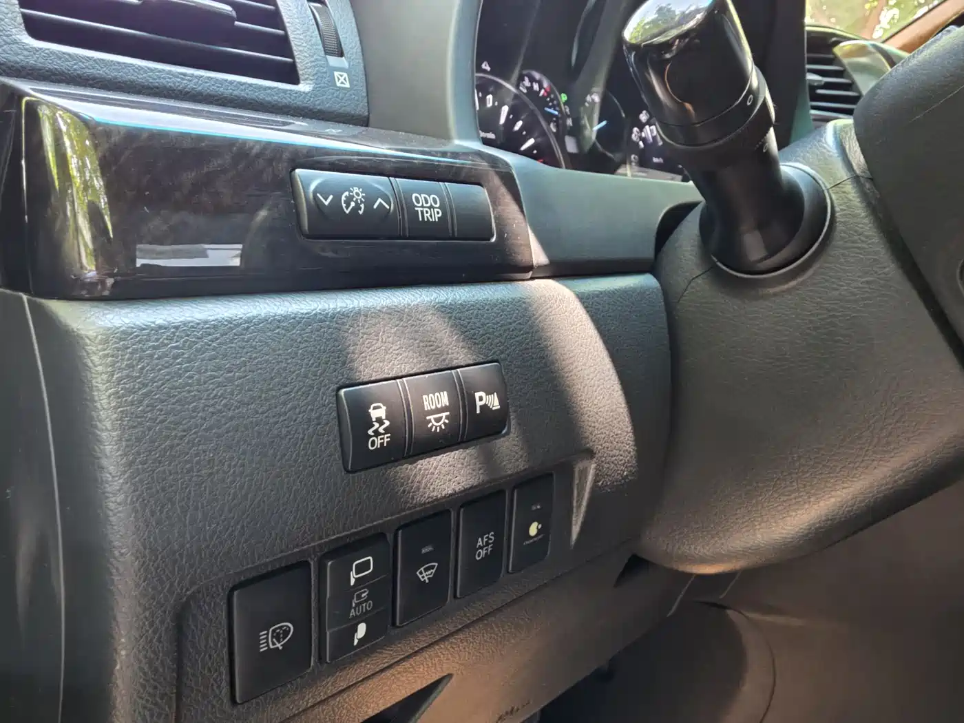 Toyota Alphard 2012 3.5L Premium Edition фото 22