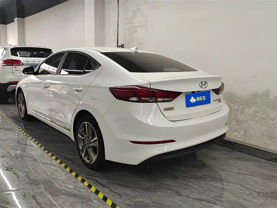 Hyundai Elantra 2016 Model 1.6L Automatic Smart Elite фото 3