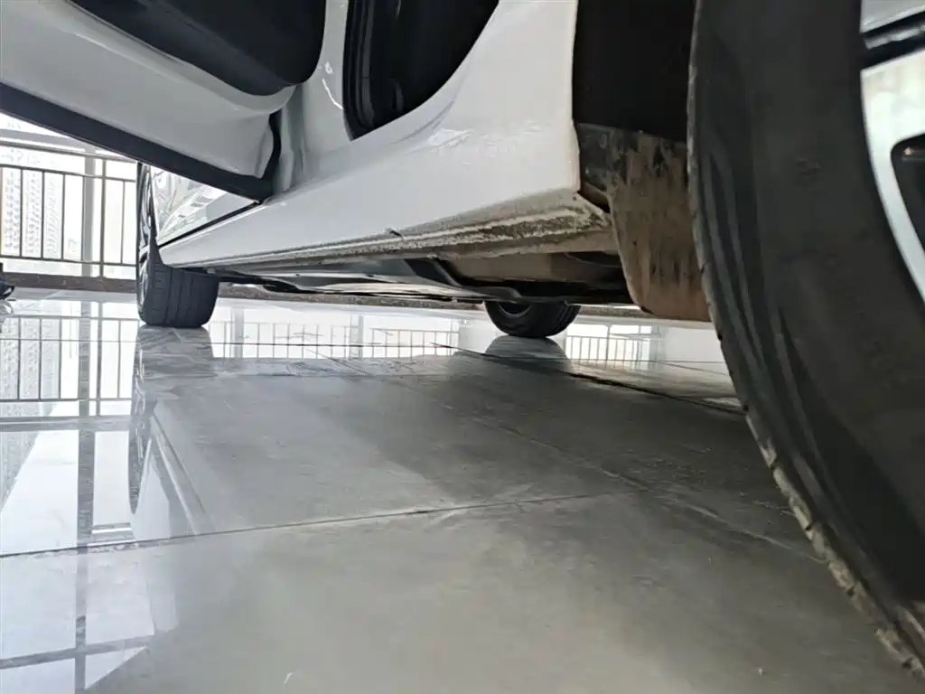 Volkswagen Lavida 2023 1.5L Auto Five Million Edition фото 22