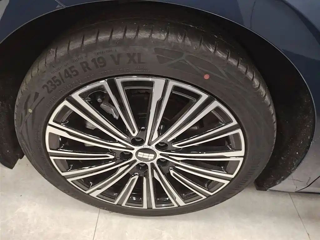Geely Galaxy Galaxy A7 2025 EM-i фото 23