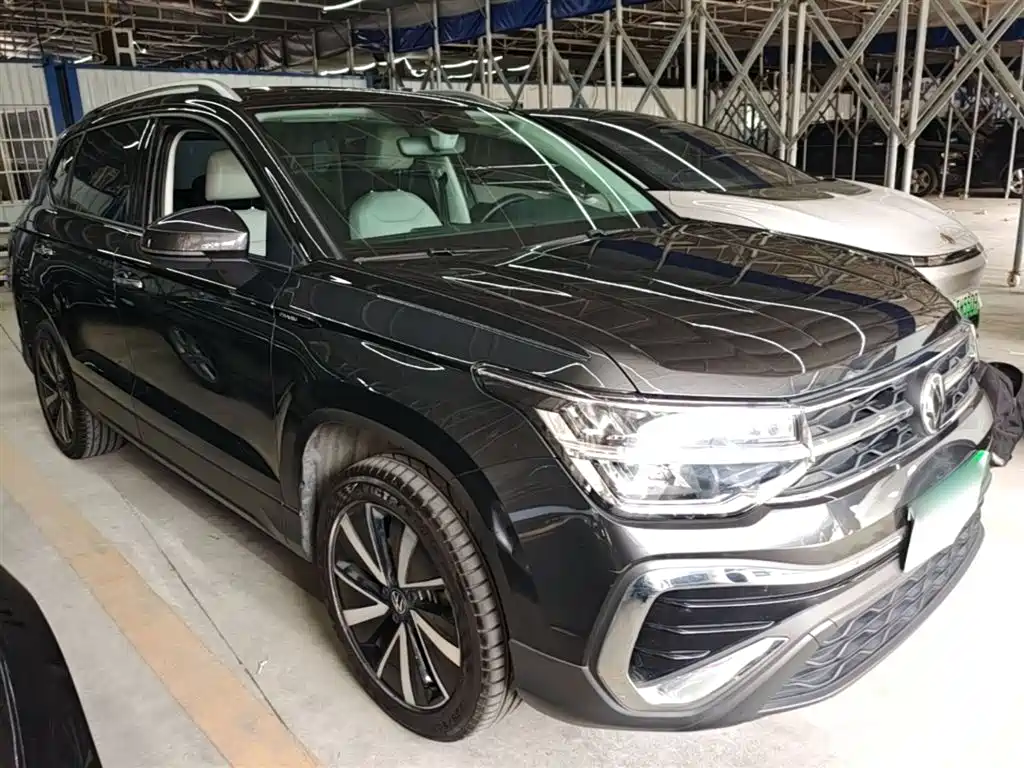 Volkswagen Tharu 2023 300TSI 2WD Bright Moon Edition фото 4