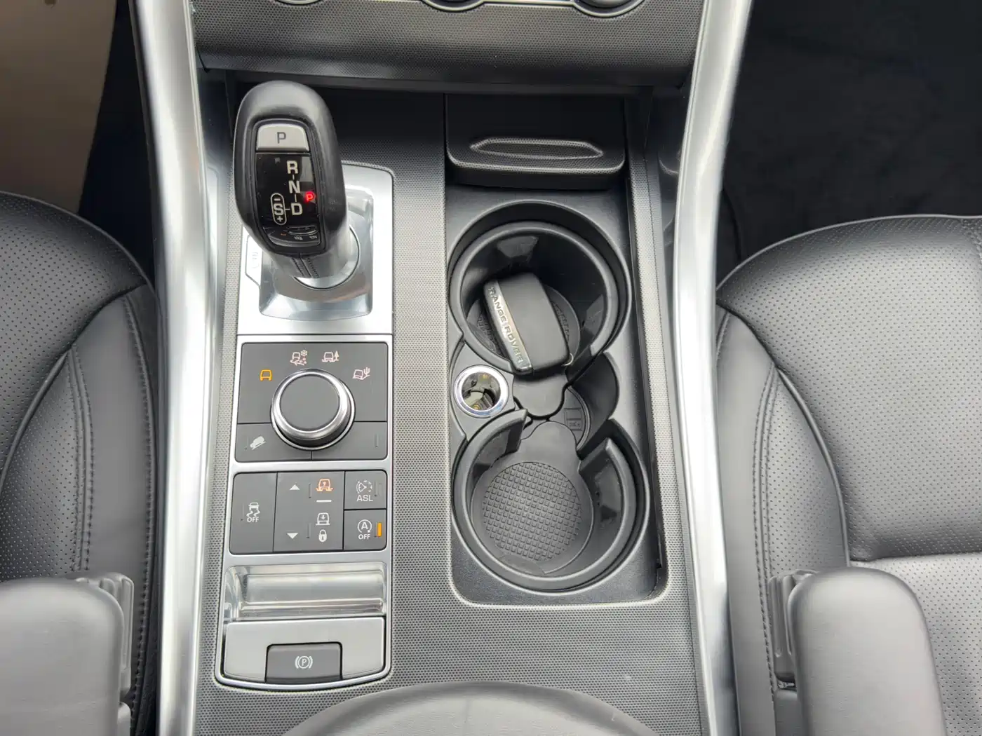 Land Rover Range Rover Sport 2016 Model 3.0 SC V6 HSE DYNAMIC фото 16