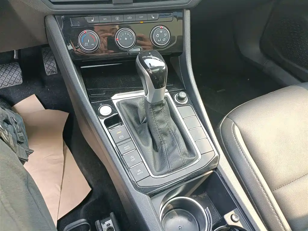 Volkswagen Sagitar 2021 280TSI DSG Surpassing Edition фото 14