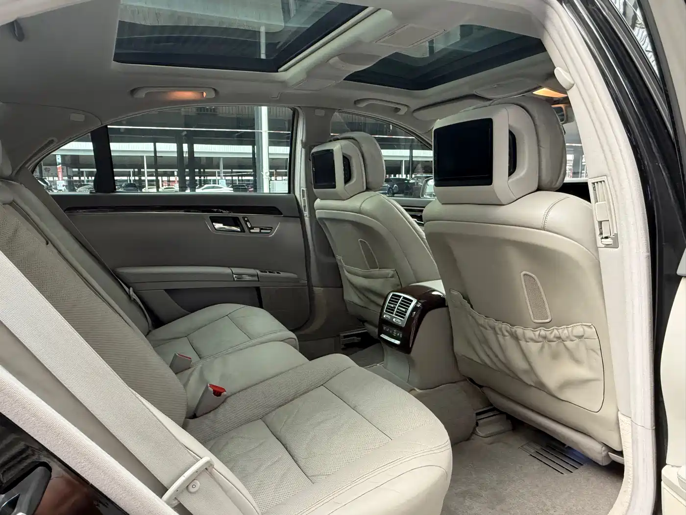 Mercedes-Benz S-Class 2010 S 350 L Luxury фото 25