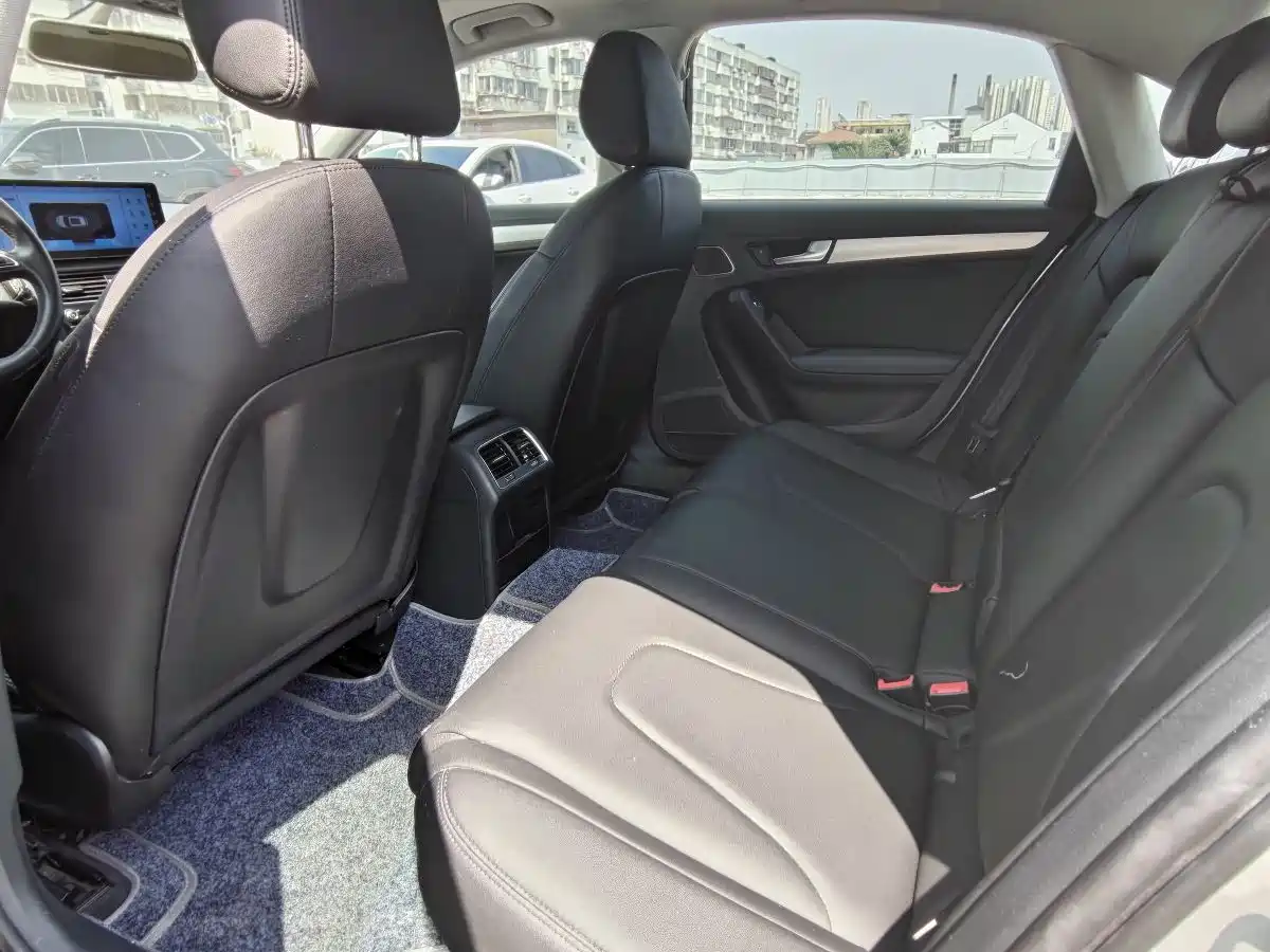 Audi A4L 2013 35 TFSI Automatic Standard фото 11