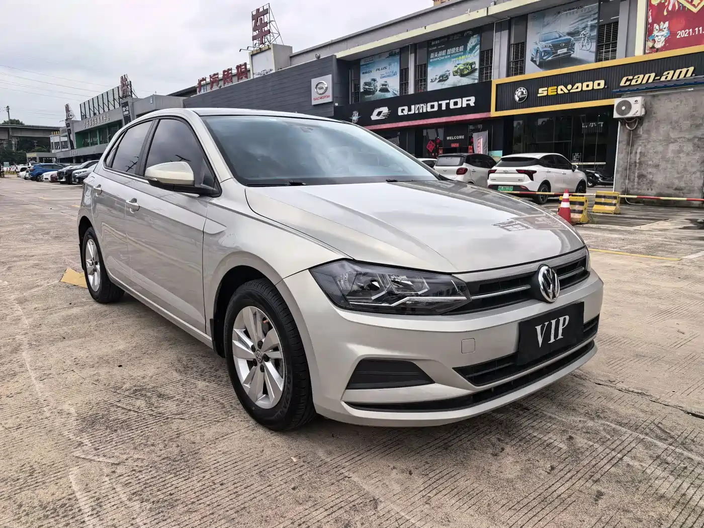 Volkswagen Polo 2019 Plus 1.5L Automatic Panorama Enjoyment Edition фото 3