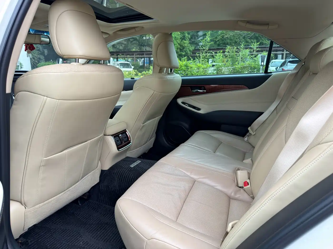 Toyota Crown 2015 2.5L Fashion Limited Edition фото 10