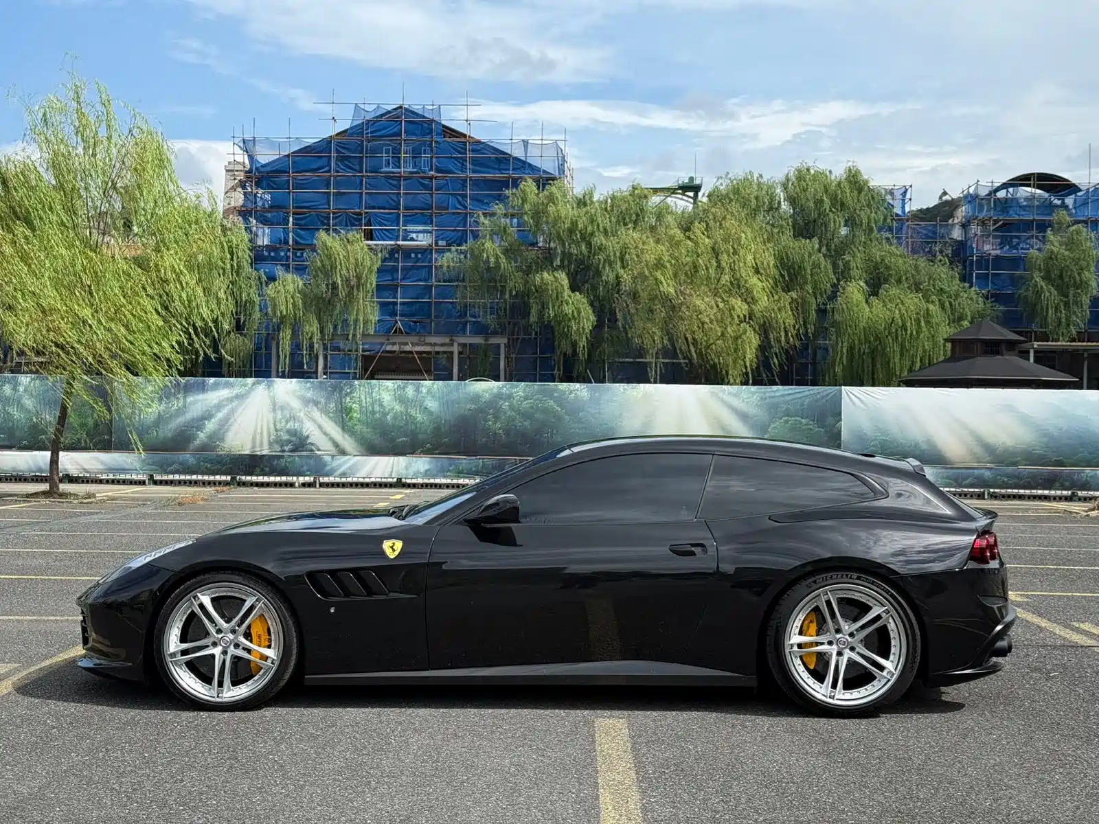 Фото 7 - Ferrari GTC4Lusso