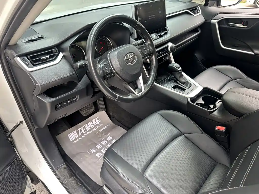 Фото 10 - Toyota Wildlander