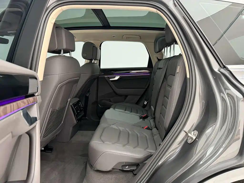 Фото 19 - Volkswagen Touareg