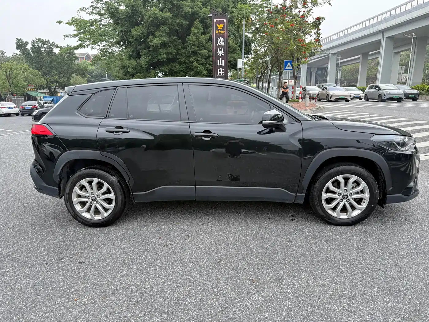 Toyota Frontlander 2024 2.0L CVT Elite Edition фото 4