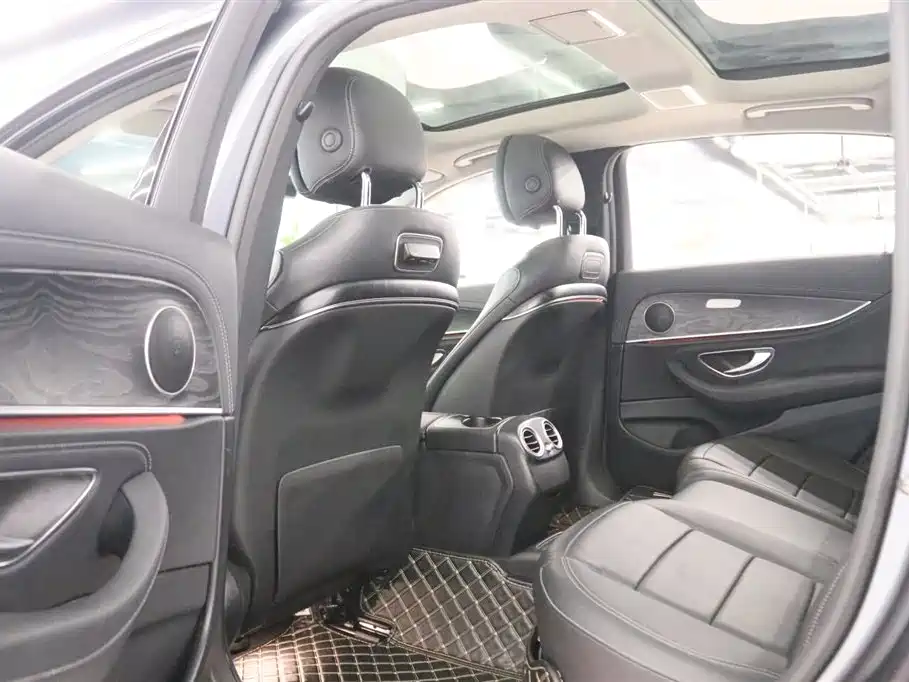 Mercedes-Benz E-Class 2019 E 300 L Sport Fashion фото 17