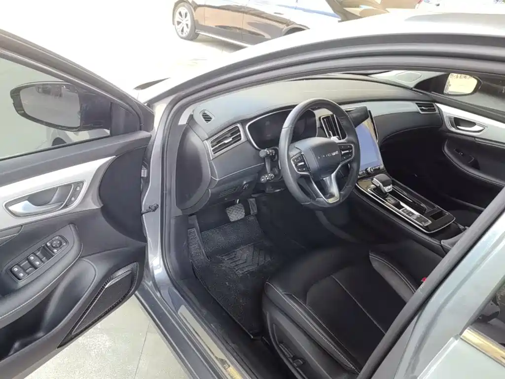 Roewe i6 MAX 2022 2020 Model 300TGI Automatic Cool & Smart Edition