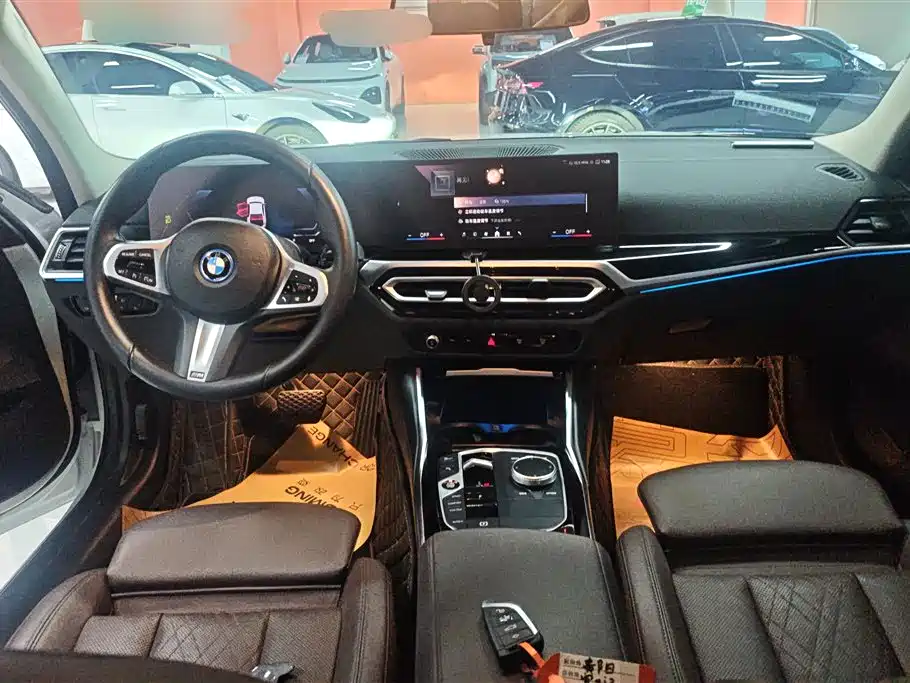 BMW i3 2024 eDrive 35 L фото 12