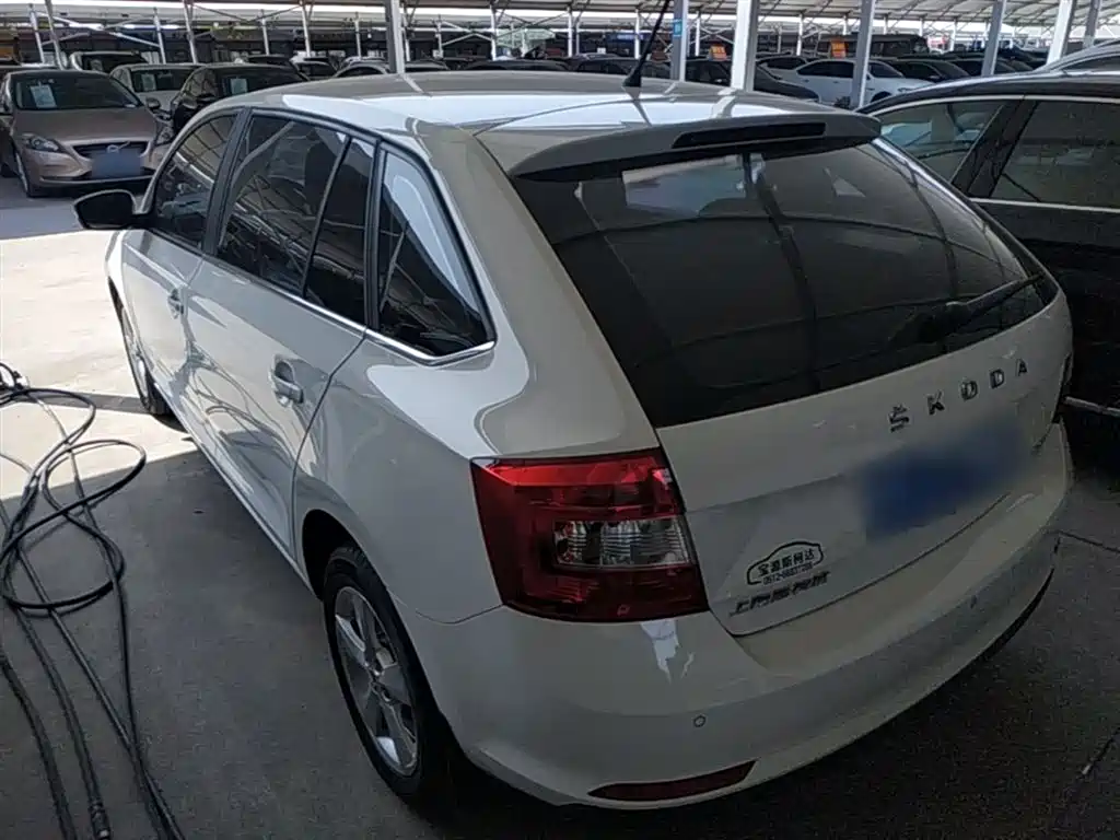 Škoda Skoda Rapid Spaceback 2019 Facelift 1.5L Automatic Comfort Version China V фото 5