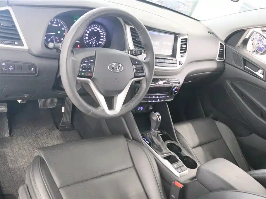 Hyundai Tucson 2015 1.6T Dual Clutch 2WD Smart фото 11
