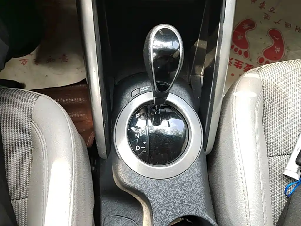 Hyundai Veloster 2015 2012 1.6L Automatic Luxury Edition