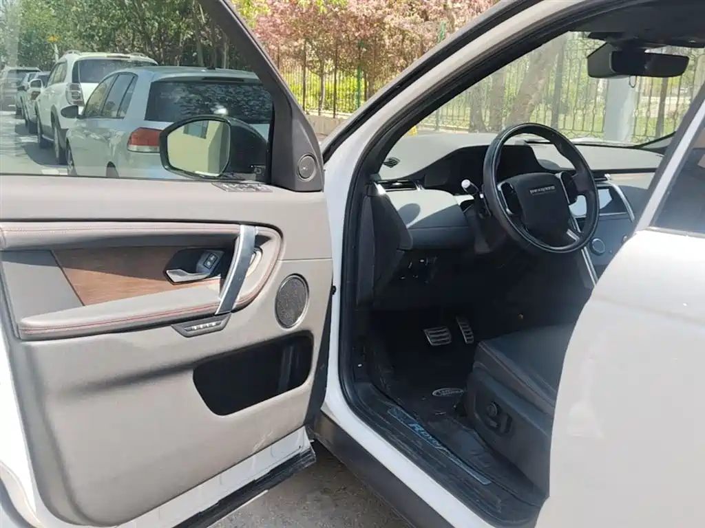 Land Rover Discovery Sport 2020 249PS R-Dynamic Performance фото 23
