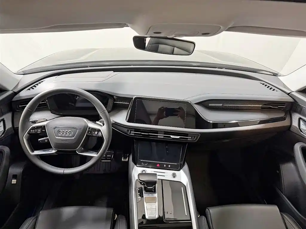 Audi Q6 2026 Model 40 TFSI quattro Guanyun Type Yulin Package 7-Seater фото 10