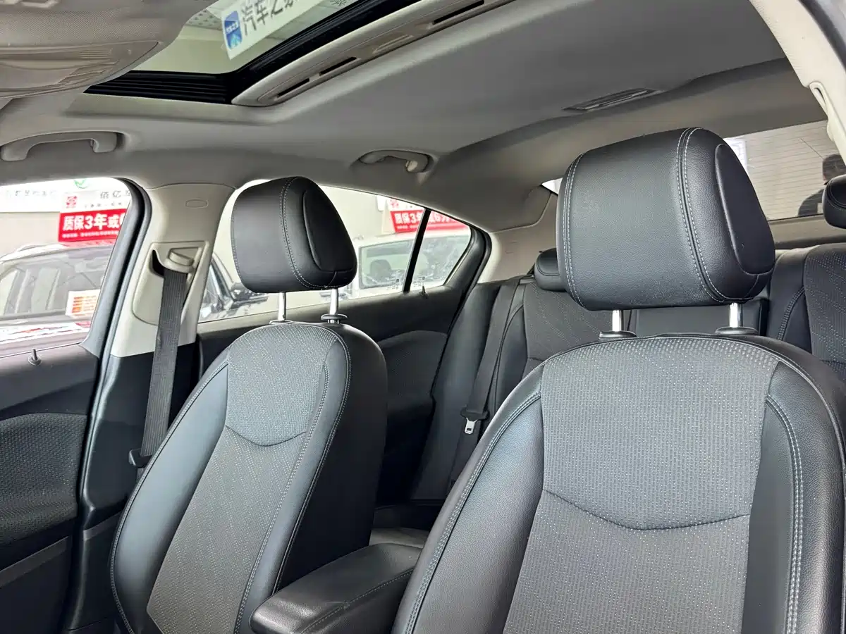 Chevrolet Cruze 2015 1.5L Manual Elite Edition фото 20