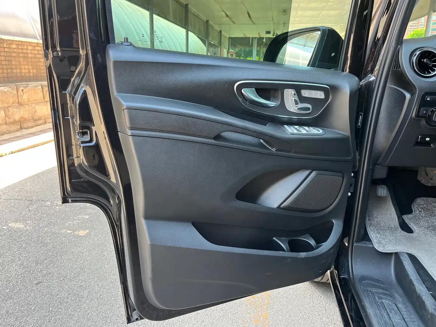 Mercedes-Benz Vito 2024 2.0T Business 7-Seater фото 9