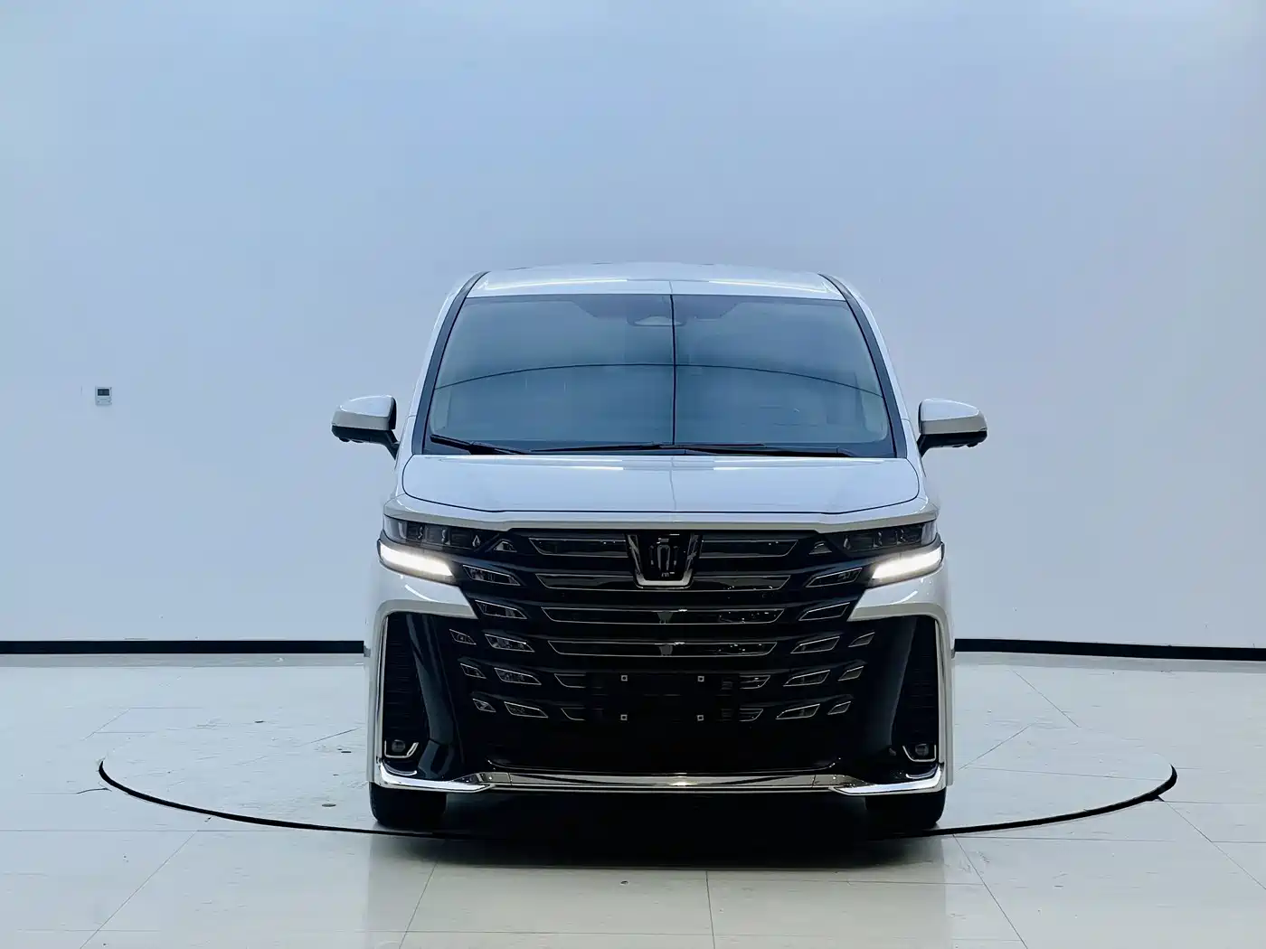 Toyota Vellfire 2024 2024 Crown Hybrid 2.5L Executive Premium Edition