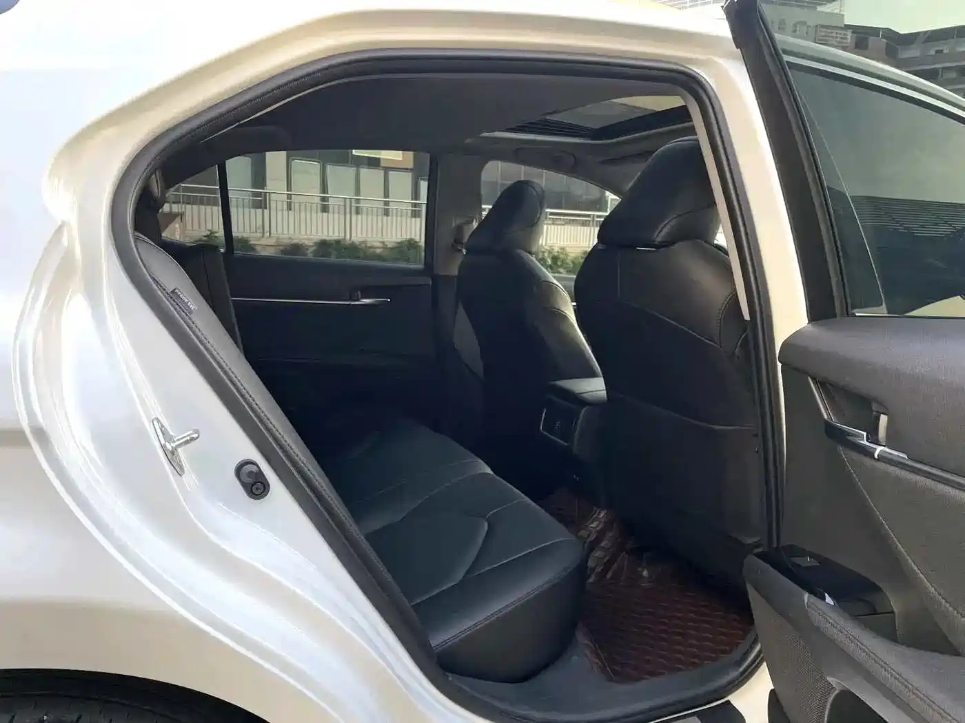 Toyota Camry 2021 2.0G Luxury Edition фото 12