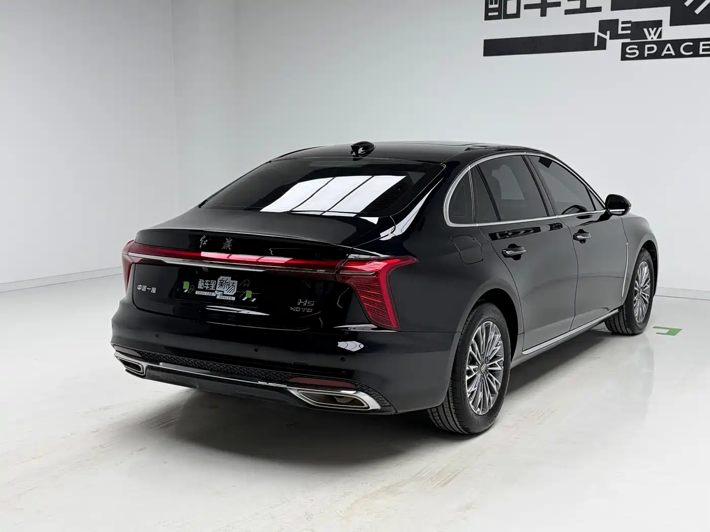 Hongqi H5 2024 2.0T Automatic Smart Connect Flag Enjoy Edition фото 4