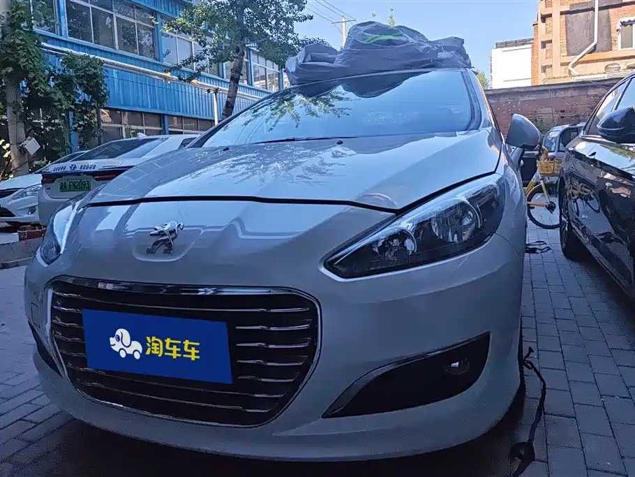 Peugeot 308 2014 Model Joy Edition Classic 1.6L Automatic Trend Style фото 2