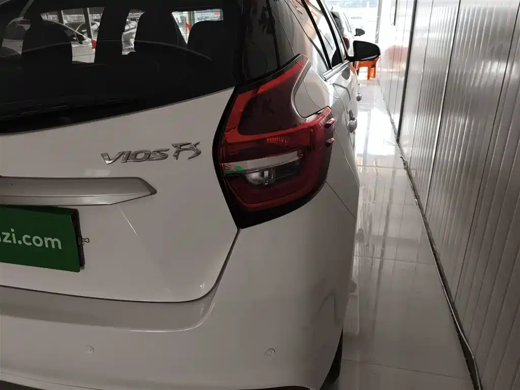 Toyota Vios FS 2021 1.5L CVT Fengchi Edition фото 8