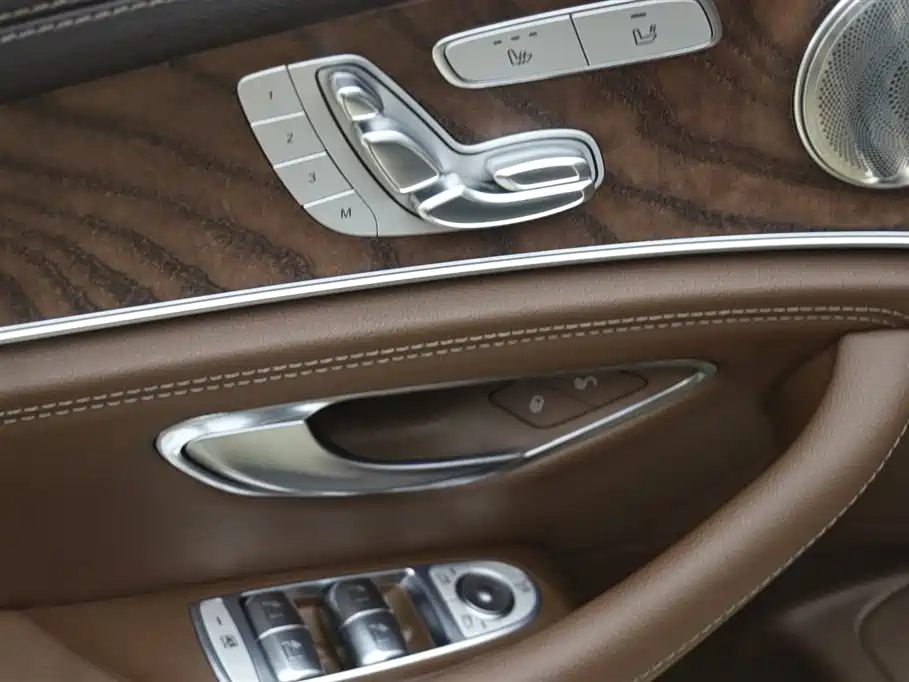 Mercedes-Benz E-Class 2023 E 300 L Fashion фото 10
