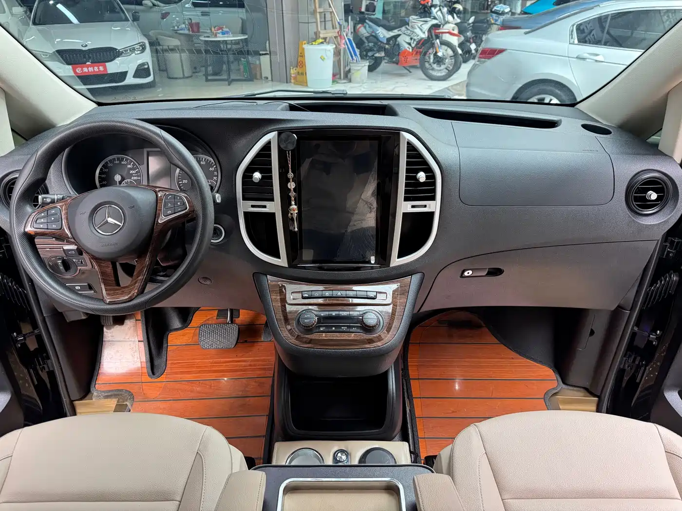 Mercedes-Benz Vito 2018 2.0T Elite Edition 7-Seater China V фото 10
