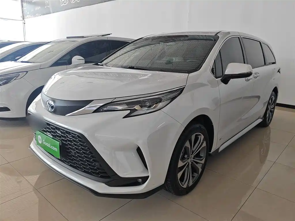 Toyota Granvia 2024 2.5L Hybrid Comfort